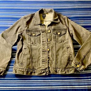 Gap women’s denim jacket size medium petite